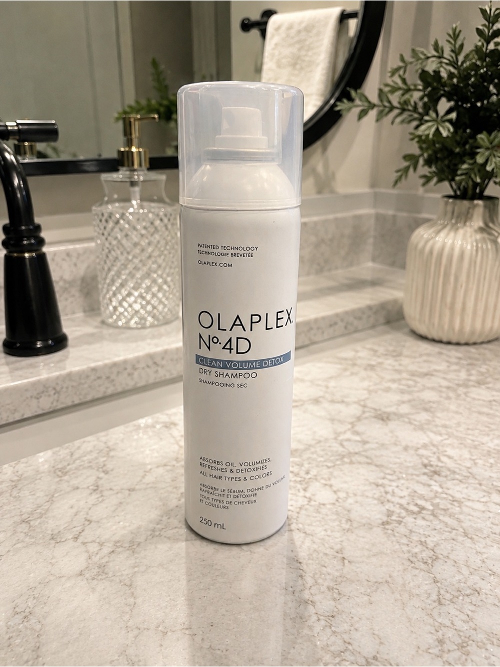 Olaplex No. 4D Clean Volume Detox Dry Shampoo 250ml